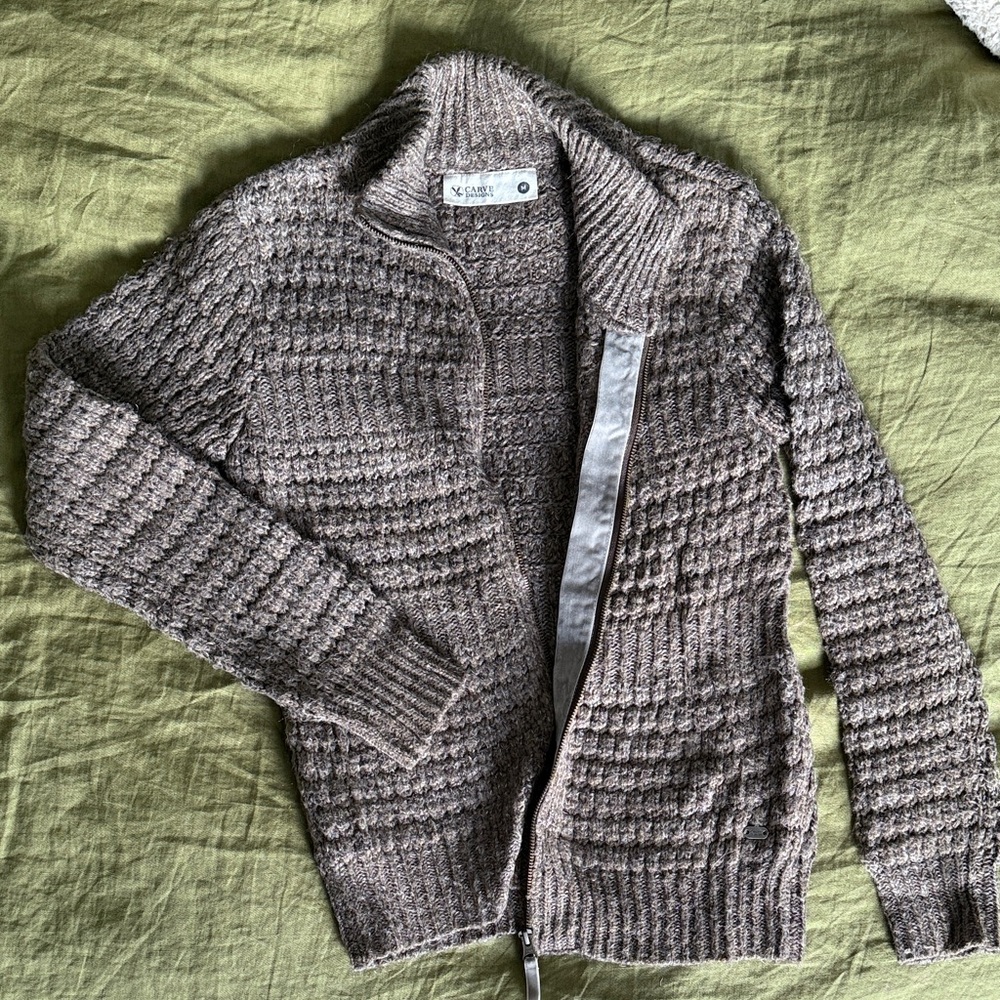 Carve Designs Women's zip up Cardigan size M
